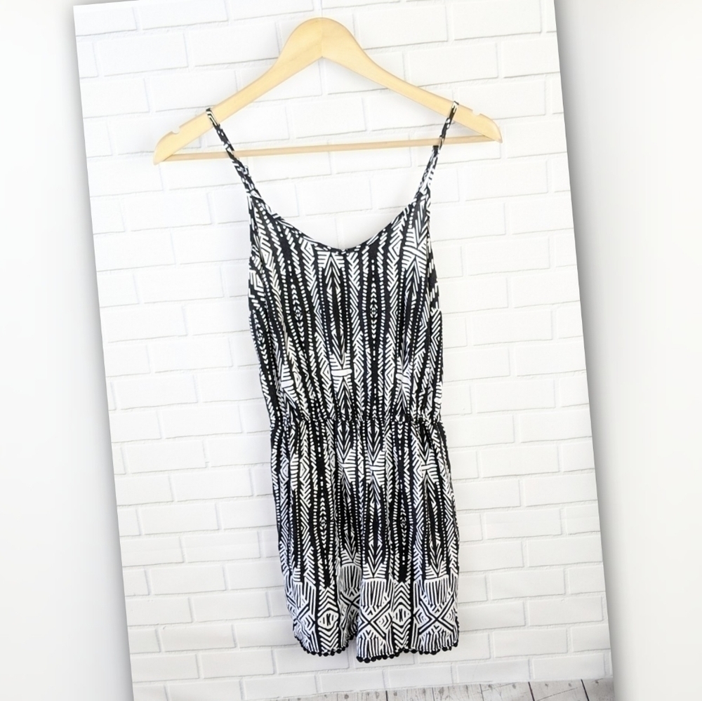 Mossimo Black and White Patterned Romper Women's Small